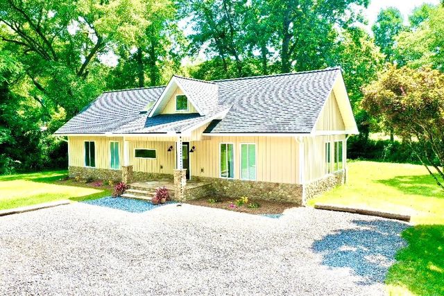 6389 Old Hwy 64 W, Warne, NC 28909
