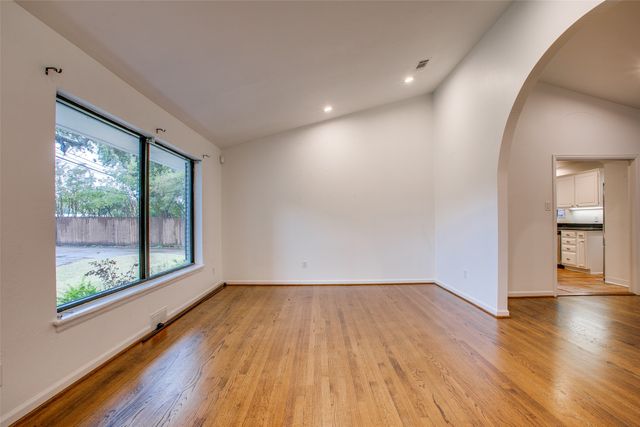 5815 Walnut Hill Lane, Dallas, TX 75230