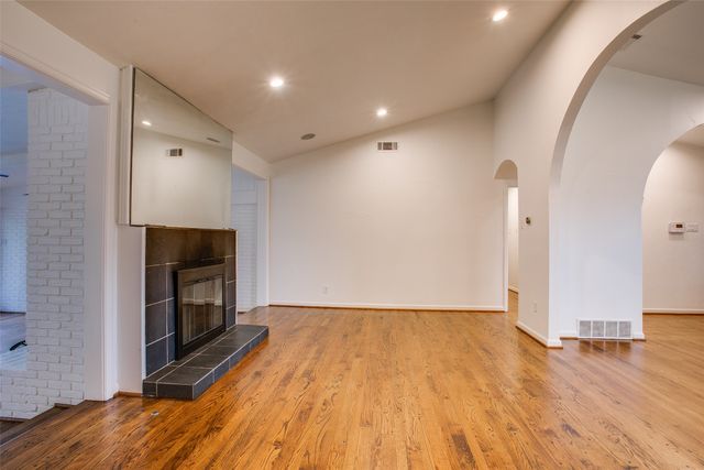 5815 Walnut Hill Lane, Dallas, TX 75230