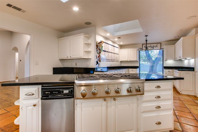 5815 Walnut Hill Lane, Dallas, TX 75230