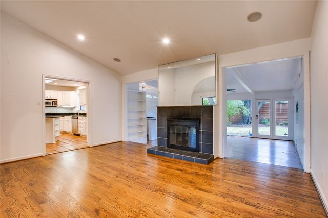 5815 Walnut Hill Lane, Dallas, TX 75230