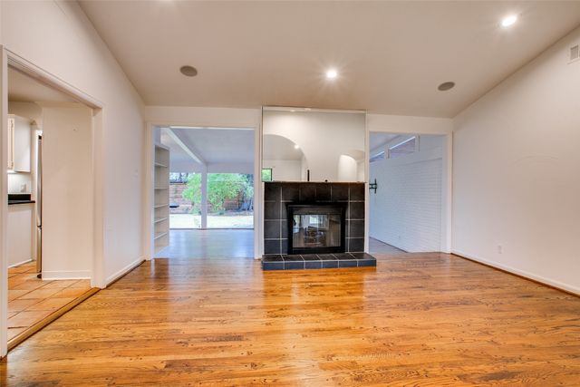 5815 Walnut Hill Lane, Dallas, TX 75230