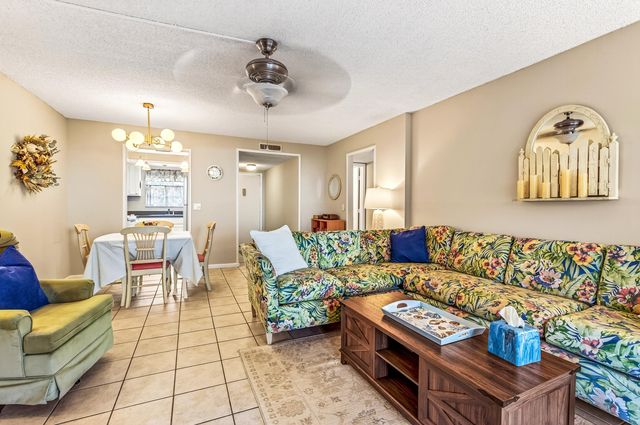 1901 Indian River Boulevard 105-e, Vero Beach, FL 32960