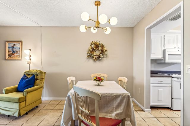 1901 Indian River Boulevard 105-e, Vero Beach, FL 32960