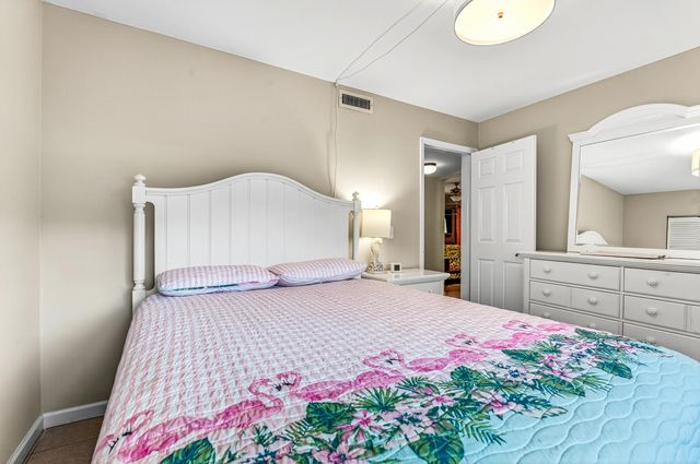 1901 Indian River Boulevard 105-e, Vero Beach, FL 32960