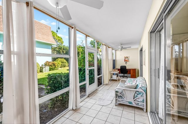 1901 Indian River Boulevard 105-e, Vero Beach, FL 32960