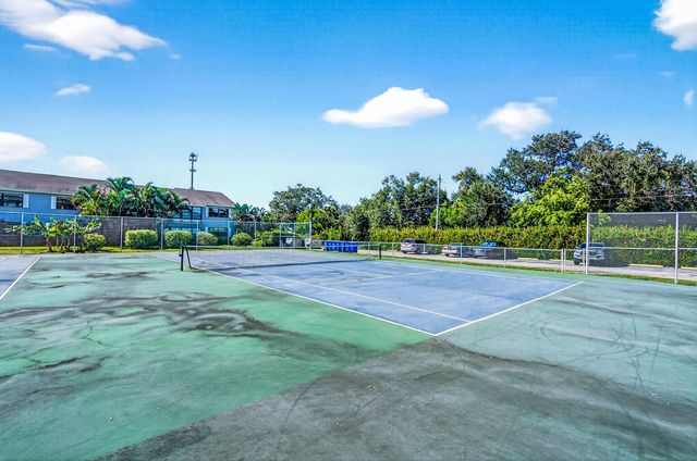 1901 Indian River Boulevard 105-e, Vero Beach, FL 32960