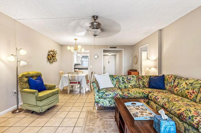 1901 Indian River Boulevard 105-e, Vero Beach, FL 32960