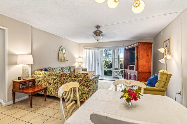 1901 Indian River Boulevard 105-e, Vero Beach, FL 32960