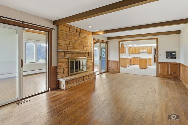 39W093 Silver Glen Road, St. Charles, IL 60175