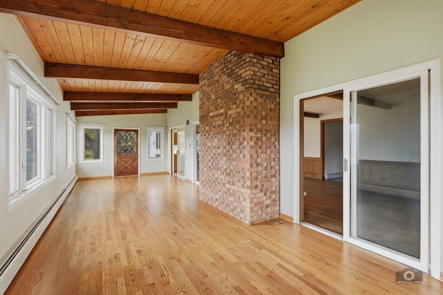 39W093 Silver Glen Road, St. Charles, IL 60175