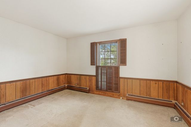 39W093 Silver Glen Road, St. Charles, IL 60175