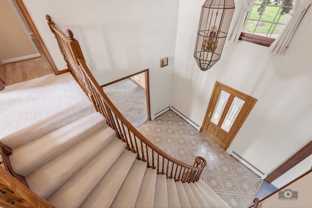 39W093 Silver Glen Road, St. Charles, IL 60175