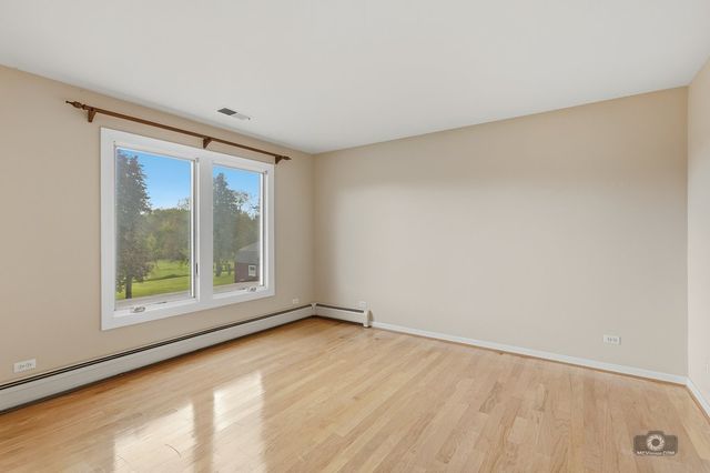 39W093 Silver Glen Road, St. Charles, IL 60175