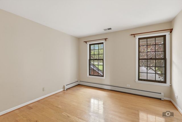 39W093 Silver Glen Road, St. Charles, IL 60175