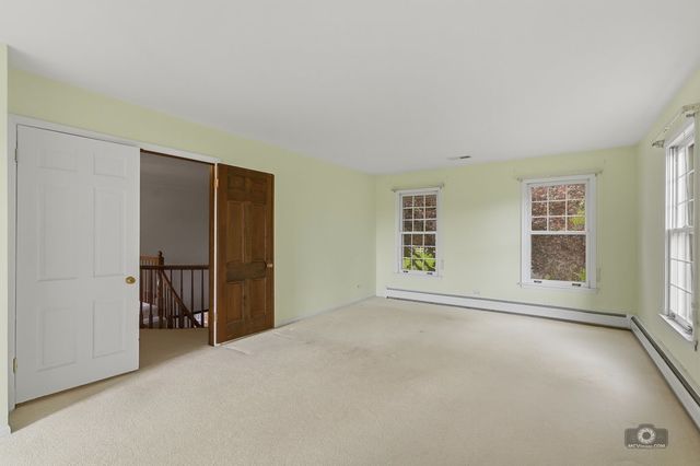 39W093 Silver Glen Road, St. Charles, IL 60175