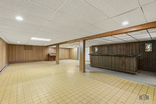 39W093 Silver Glen Road, St. Charles, IL 60175