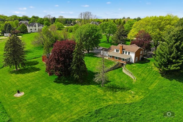 39W093 Silver Glen Road, St. Charles, IL 60175