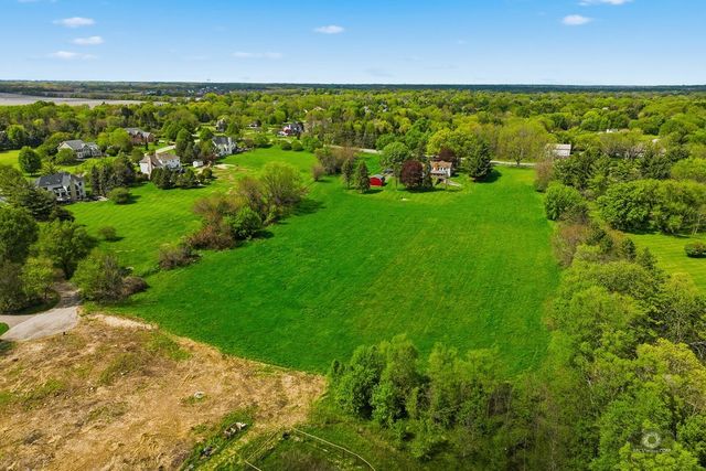 39W093 Silver Glen Road, St. Charles, IL 60175