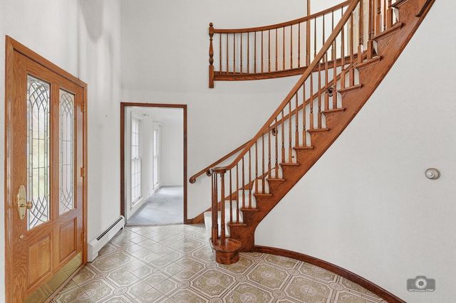 39W093 Silver Glen Road, St. Charles, IL 60175