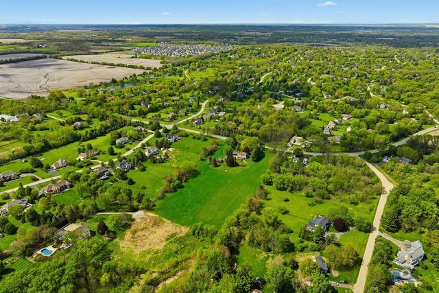 39W093 Silver Glen Road, St. Charles, IL 60175