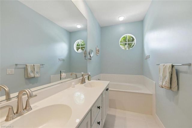 6076 Islandwalk BLVD, Naples, FL 34119