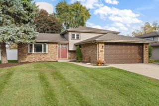 2325 Hickory Drive, Dyer, IN 46311