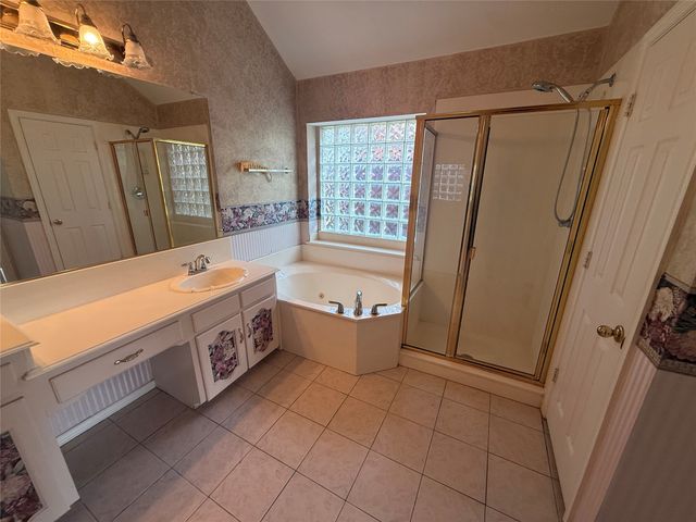 3607 Heatherbrook Drive, Arlington, TX 76001