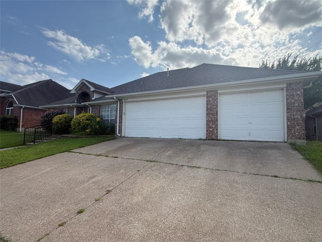 3607 Heatherbrook Drive, Arlington, TX 76001