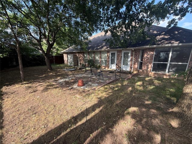 3607 Heatherbrook Drive, Arlington, TX 76001