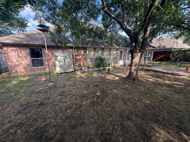 3607 Heatherbrook Drive, Arlington, TX 76001