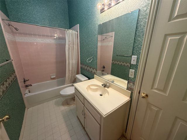3607 Heatherbrook Drive, Arlington, TX 76001