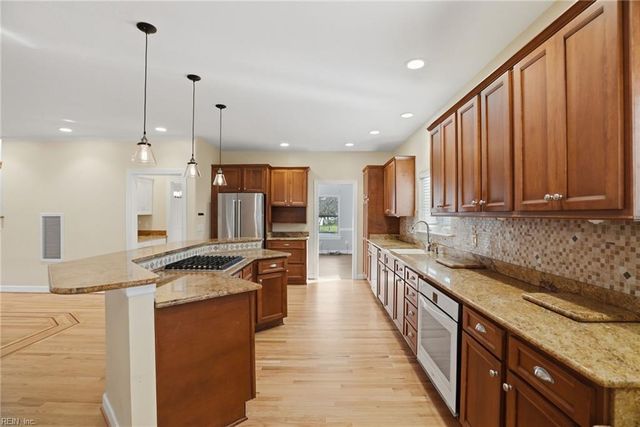 904 Corrente LN, Virginia Beach, VA 23456