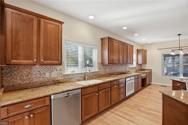 904 Corrente LN, Virginia Beach, VA 23456