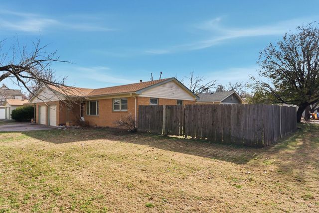 201 W Kinkaid St, Wichita, KS 67213