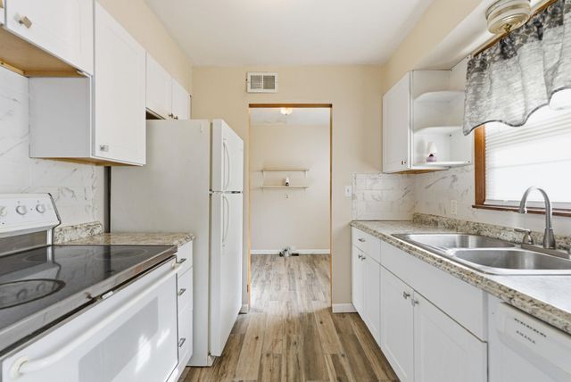 201 W Kinkaid St, Wichita, KS 67213