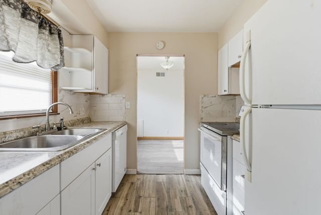 201 W Kinkaid St, Wichita, KS 67213