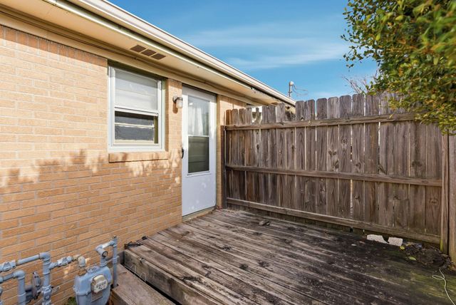 201 W Kinkaid St, Wichita, KS 67213