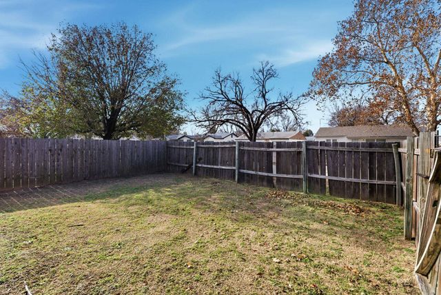 201 W Kinkaid St, Wichita, KS 67213