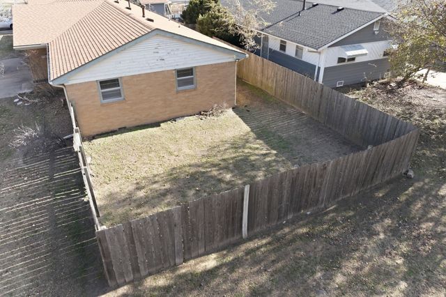 201 W Kinkaid St, Wichita, KS 67213