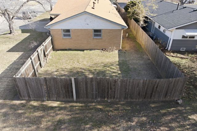 201 W Kinkaid St, Wichita, KS 67213