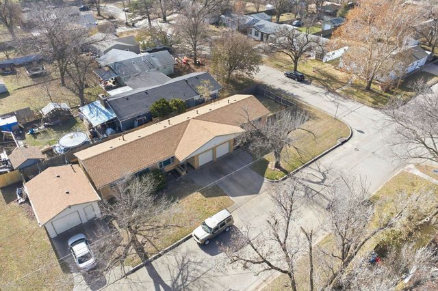 201 W Kinkaid St, Wichita, KS 67213