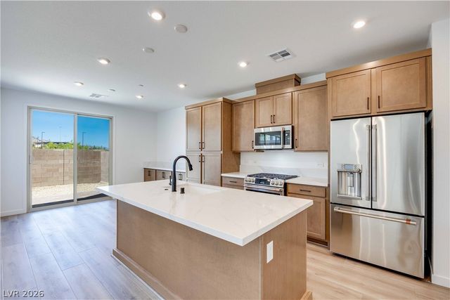 11952 Angle Cliff Avenue, Las Vegas, NV 89138