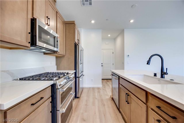 11952 Angle Cliff Avenue, Las Vegas, NV 89138