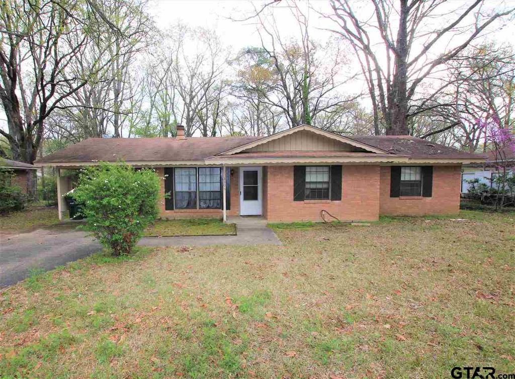 3306 Greg Ln, Tyler, TX 75701