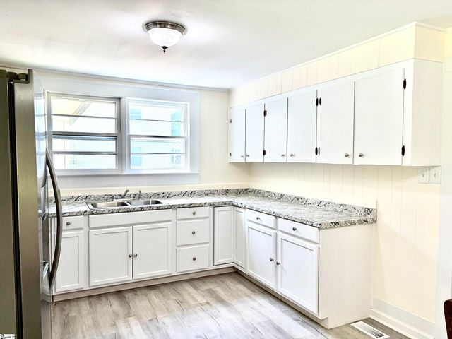 14 F Street, Inman, SC 29349