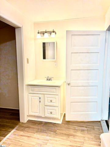 14 F Street, Inman, SC 29349