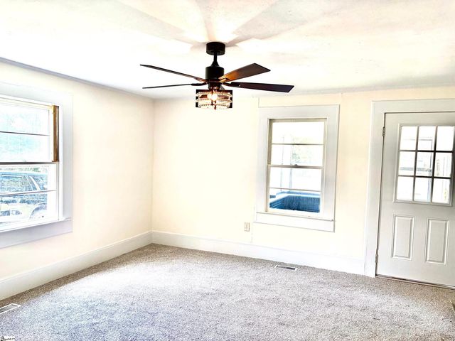 14 F Street, Inman, SC 29349