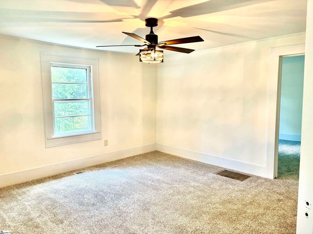 14 F Street, Inman, SC 29349