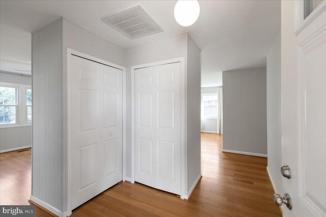 4133 POINT HOLLOW LN, Fairfax, VA 22033